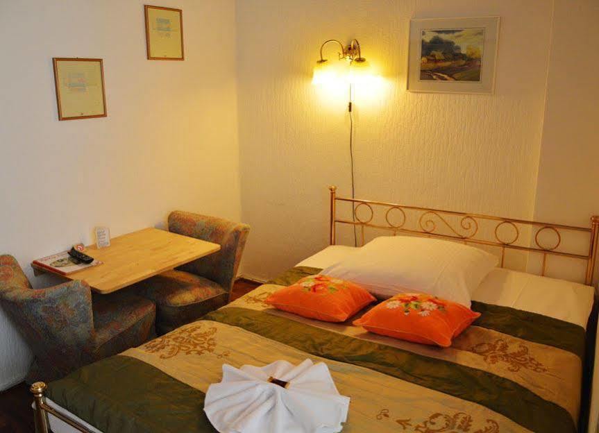 Pension Ingeborg เบอร์ลิน ภายนอก รูปภาพ